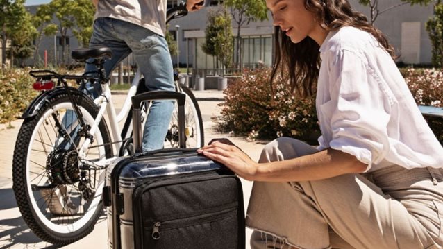 Go Carpisa: 30 πλαστικά μπουκάλια, 1 βαλίτσα
