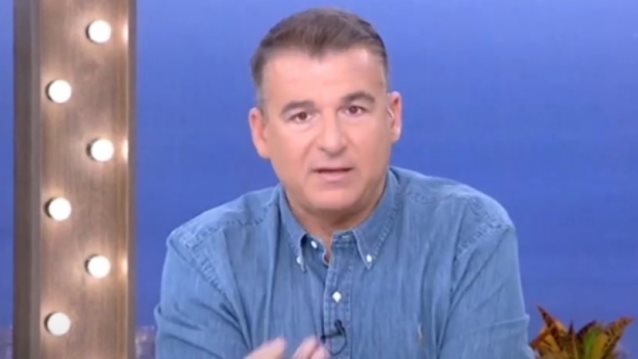 Η &quot;παρατήρηση&quot; του Γιώργου Λιάγκα για την Πόπη Τσαπανίδου: &quot;Αφώτιστη και κακώς μακιγιαρισμένη&quot;