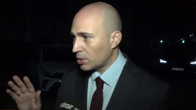 O Κωνσταντίνος Μπογδάνος απαντά στα σενάρια παραίτησης και άλλου συνεργάτη του