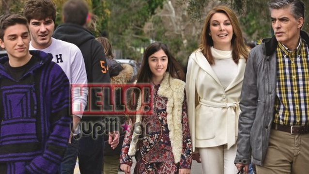 Τατιάνα Στεφανίδου - Νίκος Ευαγγελάτος: Οικογενειακή βόλτα με τα παιδιά τους στην Κηφισιά