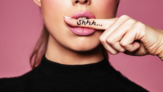 Κραγιόν ή Lip Balm;: Βρήκαμε το 2-σε-1 beauty gadget που πρέπει να έχεις πάντα στην τσάντα σου