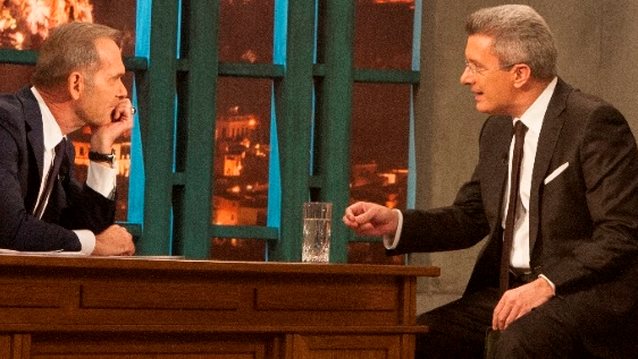 Νίκος Χατζηνικολάου: Την είπε στον Αρναούτογλου καλεσμένος στην πρεμιέρα του Κωστόπουλου: Δείτε το video