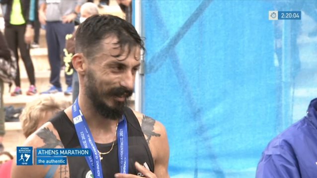 Τρέξε Κώστα, τρέξε: Ποιος είναι ο Κώστας Γκελαούζος που νίκησε στον Μαραθώνιο - Κατέρριψε ρεκόρ 17 χρόνων