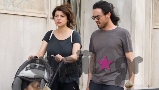 Δημήτρης Κουρούμπαλης &amp; Φρόσω Κόρρου: Η σπάνια δημόσια εμφάνιση με την κόρη τους! Πού τους εντοπίσαμε;