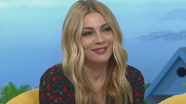 Σμαράγδα Καρύδη: Μεταμορφώθηκε σε βασίλισσα του Banksy και το αποτέλεσμα είναι εκπληκτικό
