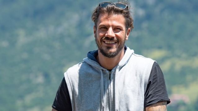 Άκης Πετρετζίκης: Η φωτογραφία με μαγιό που προκάλεσε αναστάτωση στον γυναικείο πληθυσμό