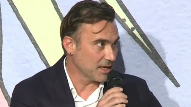 Γιώργος Καπουτζίδης: "Πας να κάνεις κωμωδία στην τηλεόραση και σου λένε ότι δεν επιτρέπεται να έχεις έναν γκέι πρωταγωνιστή - Εάν υπάρχει κανένα τρανσφοβικό αστείο, δεν πειράζει"