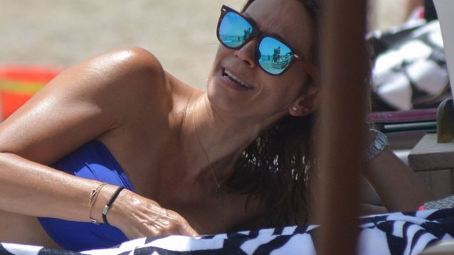 Έλλη Κοκκίνου: Δείτε τη στην παραλία, χωρίς ίχνος ρετούς: Φωτογραφίες