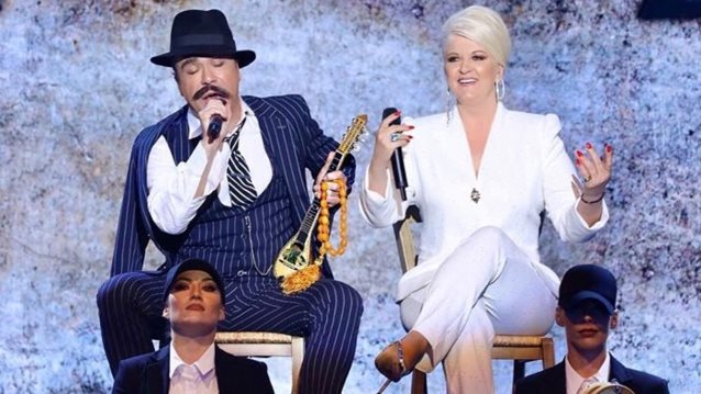 J2US | Χαρά Βέρρα &amp; Τρύφωνας Σαμαράς: Η ανατρεπτική εμφάνιση που τρέλανε τα social media!