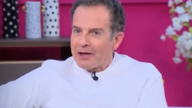 Άρης Καβατζίκης: &quot;Θέλω να δώσω βραβείο διαχείρισης κρίσης στην Τσιμτσιλή&quot;