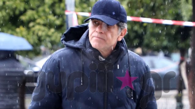 Γιάννης Μπέζος: «Πριν 3 λεπτά έμαθα το χαμό του Κώστα Βουτσά»