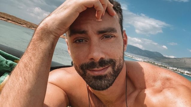 Σάκης Τανιμανίδης | Το πιο γλυκό #wokeuplikethis με τις δίδυμες - Δείτε βίντεο