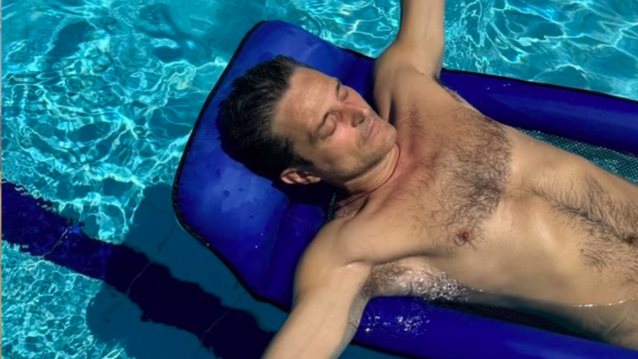 Ο Γιώργος Καραμίχος ανεβάζει τη θερμοκρασία στην Επίδαυρο