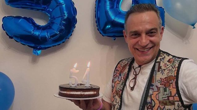 Ο Κρατερός Κατσούλης σ&#39; έναν απολογισμό με αφορμή τα γενέθλιά του: &quot;Αγάπη γι&#39; αυτούς που ζήσαμε&quot;