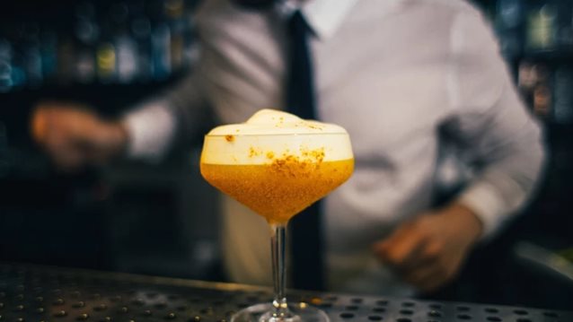 Η νέα σκηνή του μπαρ