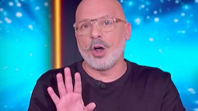 &quot;Πάγωσε&quot; η Φαίη Σκορδά με την ατάκα του Νίκου Μουτσινά: &quot;Και εμείς έχουμε παρακολουθήσει τσό@@α σε κουζίνα&quot;