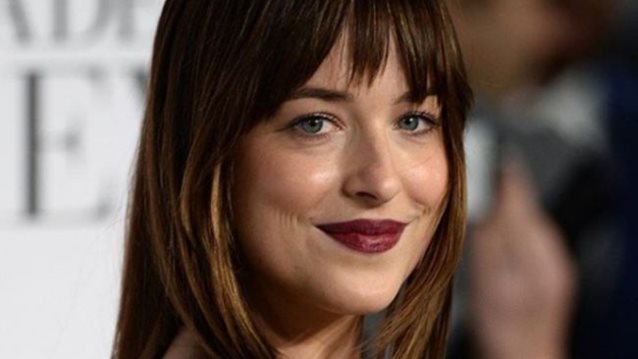 Dakota Johnson: Αποκαλύπτει πώς γύρισαν τις hot σκηνές του Fifty Shades Freed