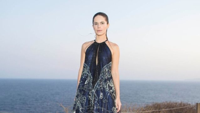 Ευγενία Νιάρχου | Διακοπές στα ελληνικά νησιά με καλούς της φίλους - Το γεύμα που πρόδωσε την τοποθεσία της