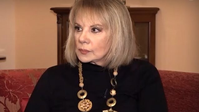 Άννα Ανδριανού: &quot; Όταν πέθανε ο πατέρας μου δεν μπορούσα να περπατήσω - Τα πέλματά μου σκίζονταν&quot;