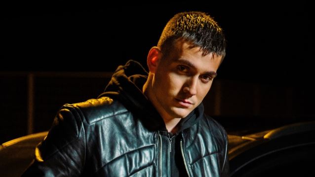 Ο Γιώργος Κακοσαίος επιστρέφει με ολοκαίνουργιο τραγούδι και... "λέει"