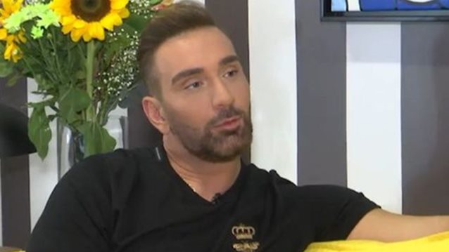 Ο Νίκος Κοκλώνης αποκαλύπτει για τον 4ο κριτή του J2US: &quot;Είναι τρεις, θα αποφασίσω στη μία το μεσημέρι του Σαββάτου&quot;