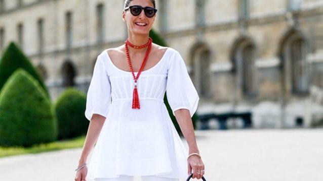 Πώς να ντυθείς άνετα και κομψά όταν οι θερμοκρασίες είναι υψηλές: 10 ιδέες για κομψά looks στη ζέστη
