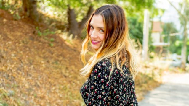 Μαρία Ένεζλη: &quot;Υπάρχει ανθρωποφαγία. Η μία εκπομπή ασχολείται με την άλλη, πετάνε σπόντες ο ένας στον άλλο&quot;