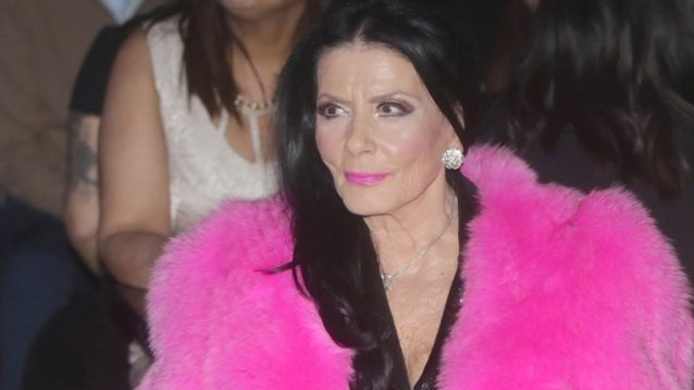 Ζωζώ Σαπουντζάκη: Η συγκινητική εξομολόγηση μετά την καταστροφή του σπιτιού της: «Έφυγα γυμνή από την Κινέτα!»