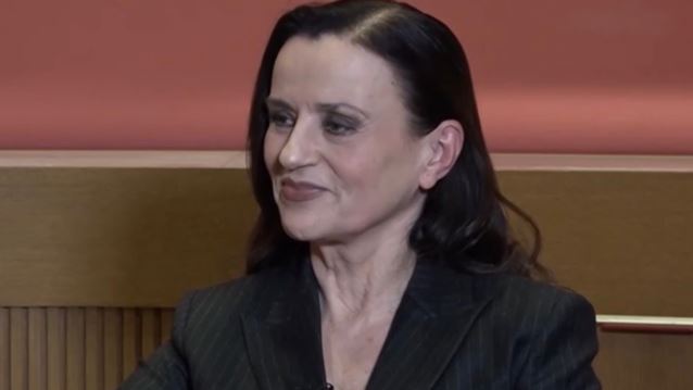 Καρυοφυλλιά Καραμπέτη: &quot;Στενοχωρήθηκα τόσο πολύ που υποσχέθηκα στον εαυτό μου...&quot;