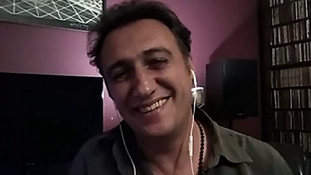 Βαγγέλης Αλεξανδρής: Ο κλαρινίστας από τις «Άγριες Μέλισσες» αποκαλύπτεται στο Live Tonight! Η γέννηση του γιου του &amp; οι φιλοσοφικές ανησυχίες