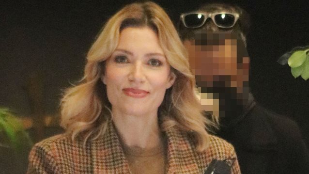 Πώς θα ντύνεσαι κομψά κάθε πρωί; Η Βίκυ Καγιά δημιούργησε το τέλειο look