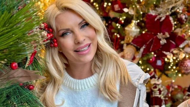 Βόλτα στη χριστουγεννιάτικη Αθήνα για την Ελένη Μενεγάκη και τη Μαρίνα Παντζοπούλου - Πού βρέθηκαν;