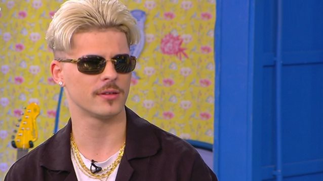 Ο FY εισέβαλε στο &quot;Καλο Μεσημεράκι&quot; και αποκάλυψε πώς είναι το πραγματικό του όνομα αλλά και την ηλικία του: &quot;Δεν είμαι τράπερ&quot;