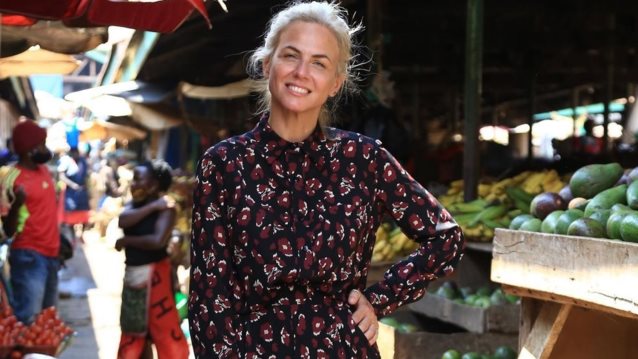 Πώς θα ντυθείς κομψά στο πολύ κρύο σύμφωνα με τη Χριστίνα Κοντοβά