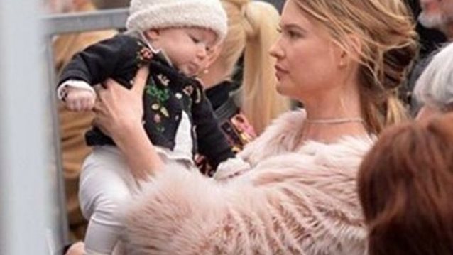 Behati Prinsloo: Θα σε κάνει να λιώσεις η φωτογραφία της κόρης της!