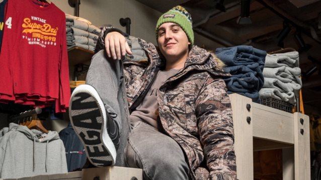 Ο Good Job Nicky στο Superdry Store της Γλυφάδας | Δείτε φωτογραφίες