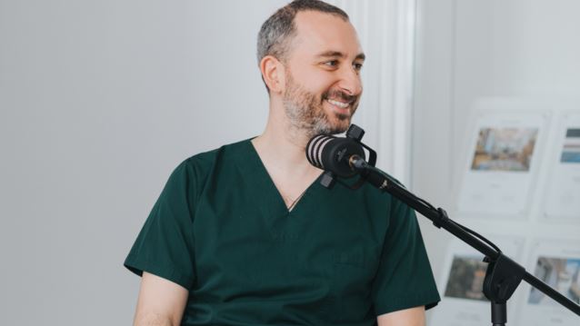 Κωνσταντίνος Περιστέρης | Ο viral γυναικολόγος μιλά για την πιο δύσκολη στιγμή του: &quot;Σταμάτησα πια να νιώθω πόνο και απλά ένιωθα ότι φεύγω&quot;