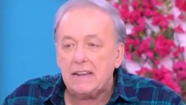 Ξέσπασε ο Ανδρέας Μικρούτσικος στον αέρα της &quot;Super Κατερίνας&quot;: &quot;Ξεχνάτε την ηλικία μου και δεν δέχομαι μαθήματα περί ρεπορτάζ&quot;