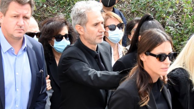 Το τελευταίο αντίο στον Σταμάτη Κόκοτα | Συντετριμμένη η οικογένεια του