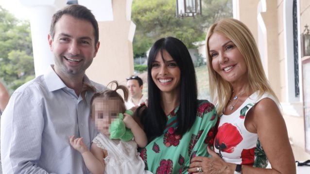 Και η Χριστίνα Παππά βάφτισε την εγγονή της!