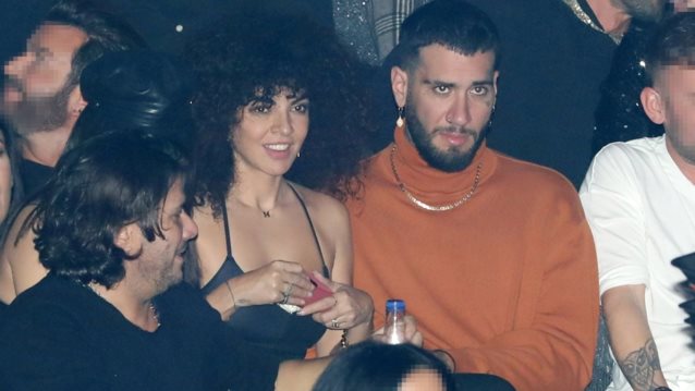 Μαρία Σολωμού και Mente Fuerte στόλισαν το χριστουγεννιάτικο δέντρο τους