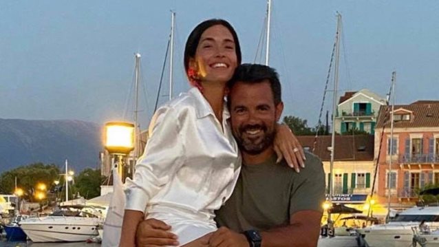 Ζήνα Γλου : Η σχεδιάστρια μόδας παντρεύτηκε τον επί πέντε χρόνια σύντροφό της, Νικόλα Μπέη
