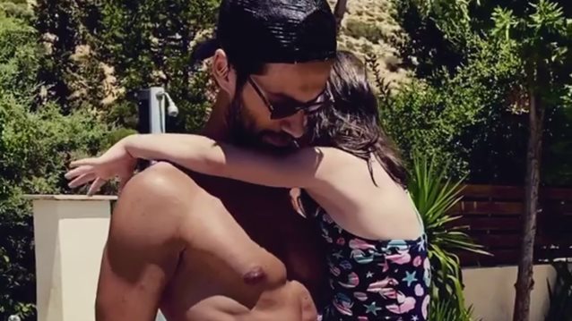 Γιωργος Καραβας: Ο νεος coach του GNTM ποζαρει με την κορη του!