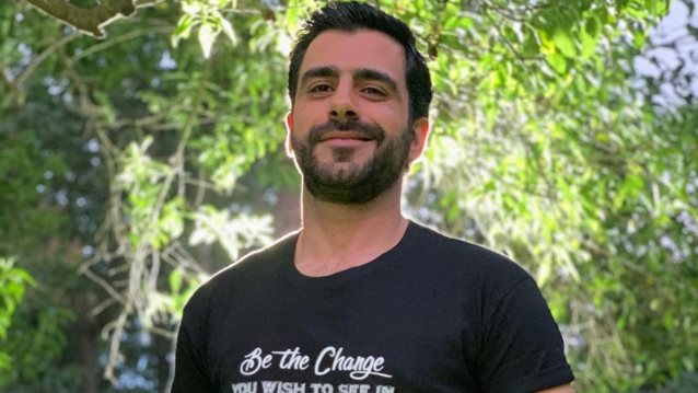 Ο Μαρίνος Κόνσολος μάς συστήνει την μητέρα του