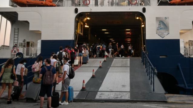 Δυσκολεύουν όλα για τους ανεμβολίαστους: Ταξίδια, εστιατόρια, εργασία και γυμναστήρια