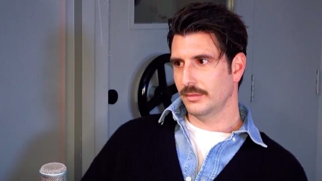 Γιώργος Γεροντιδάκης: "Δεν κάνουμε ποτέ αυτή την κουβέντα, γιατί φοβόμαστε να ανοιχτούμε, να πούμε τα συναισθήματά μας"