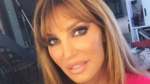 Βίκυ Χατζηβασιλείου: Στην παραλία ξανά για πρώτη φορά μετά το ατύχημά της!