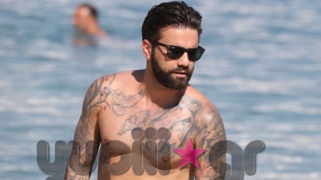 Θοδωρής Μαραντίνης: Μόνος στη Μύκονο! Οι φωτογραφίες από τις καλοκαιρινές διακοπές του