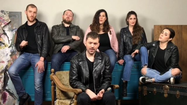 Video Of The Day: Η ιστορία της ελληνικής τηλεόρασης μέσα από 40 τραγούδια!