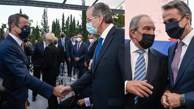 47 χρόνια ΝΔ: Η χειραψία Μητσοτάκη με Σαμαρά και το τετ-α-τετ του πρωθυπουργού με τον Κώστα Καραμανλή